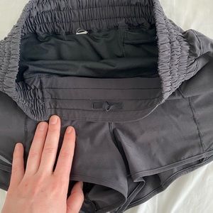 Lululemon hotty hot shorts 2.5”